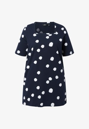 Granatowa koszula z krótkim rękawem w nieregularne białe kropki, z kwadratowym dekoltem.