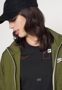 Nike Sportswear SUIT BASIC SET - Fato de treino - rough green/light bone