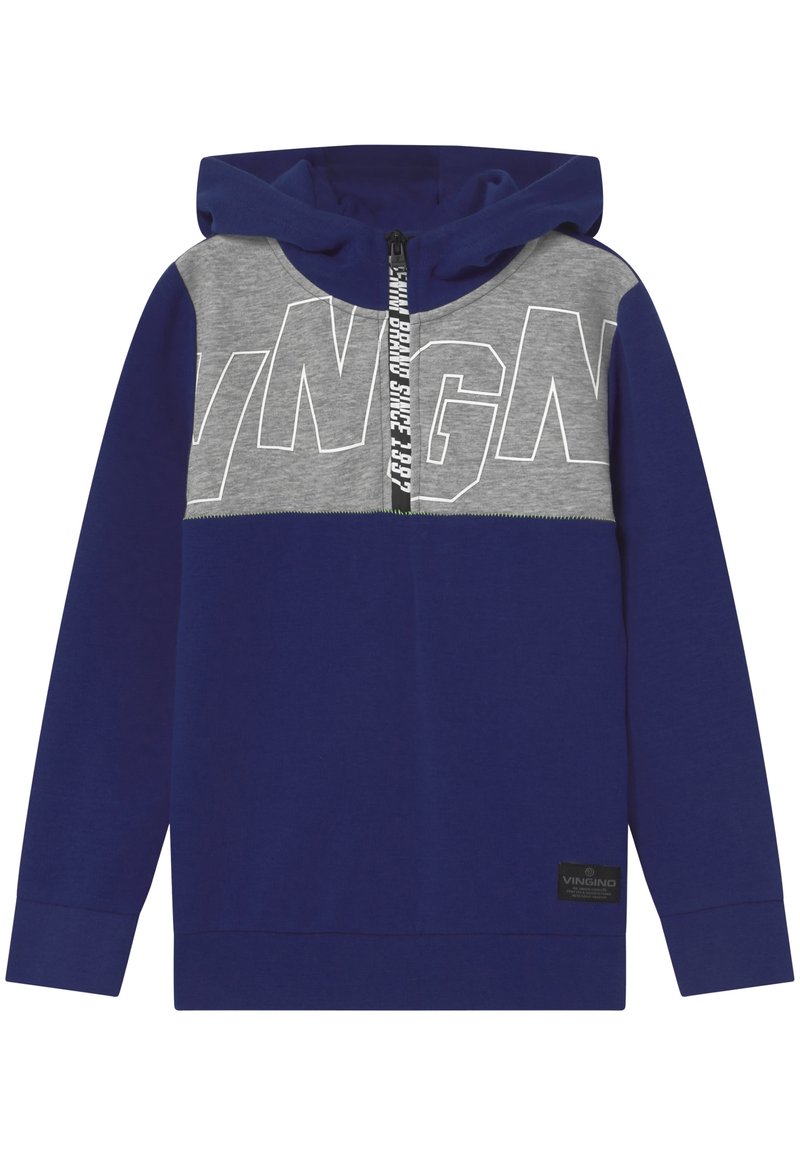 Kinder Kapuzenpullover in Marineblau mit grauer Brustpartie, weißen umrandeten Buchstaben, halbem Reißverschluss und Vingino-Label am unteren Saum.