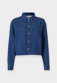 CROPPED DAD SHIRT - Button-down blouse - denim medium