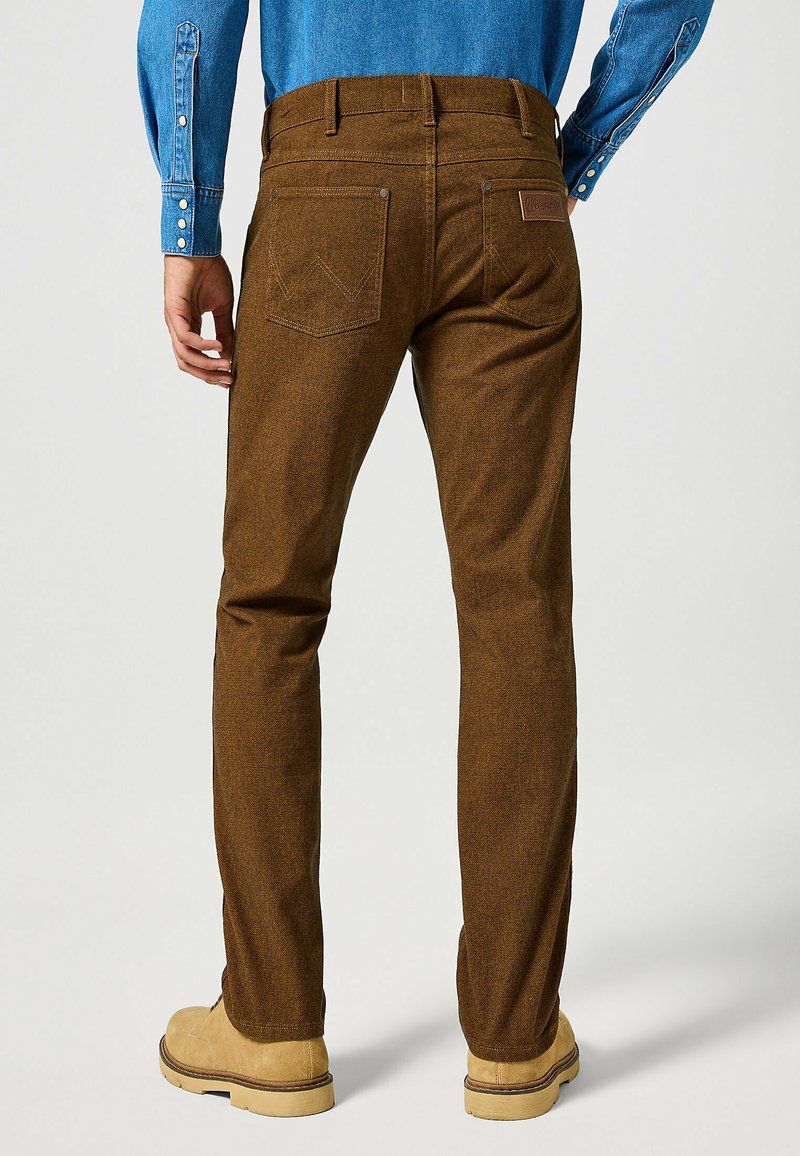 Jean Homme Wrangler Marron-tab Denim Bleu - Taille 32-33 X 30,5 - Coupe Droite - Occasion Très Bon état