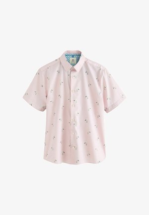 Chemise à manches courtes rose clair avec un imprimé floral, une patte de boutonnage, un col pointu et un doublure intérieure à motif bleu contrastant dans le col.