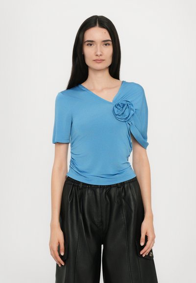 Baum und Pferdgarten JANSJE - Camiseta estampada - parisian blue