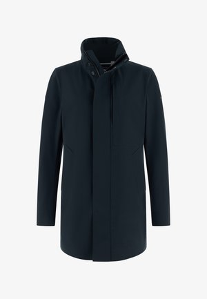 Ciemnogranatowy płaszcz z wysokim kołnierzem, zamkiem z przodu i zatrzaskami. Posiada boczne kieszenie i opływowy, wodoodporny design.
