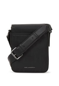 Borsa a spalla in pelle nera con motivo logo in rilievo, tracolla regolabile e chiusura a pattina. Presenta hardware in tonalità argento.