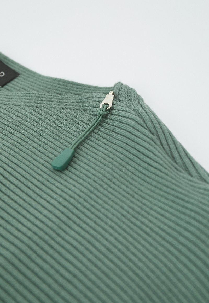 21 Pull vert pattern by A. Kolf