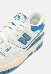 New Balance 550 - Tenisice - off-white/beige/light blue