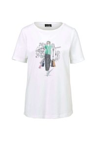 Weißes T-Shirt mit kurzen Ärmeln, das ein Druckdesign einer Figur in einem grünen Oberteil und gestreiften Hosen zeigt, die Einkaufstaschen trägt.