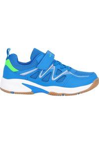 Blå idrottssko med nätpaneler och ett kardborreband. Har en vit mellansula och yttersula i gummigummi med neongröna accenter.