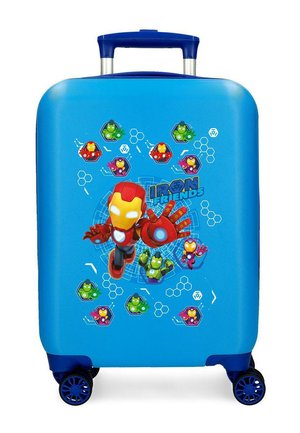 Maleta rígida azul con personajes de dibujos animados de Iron Friends, que incluye una figura prominente de un robot rojo y amarillo, y cuatro ruedas giratorias.