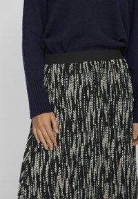 VILA Falda plisada - black