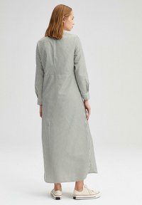 Touché Privé STRIPED WITH FRONT TIE - Maxi ruha - khaki