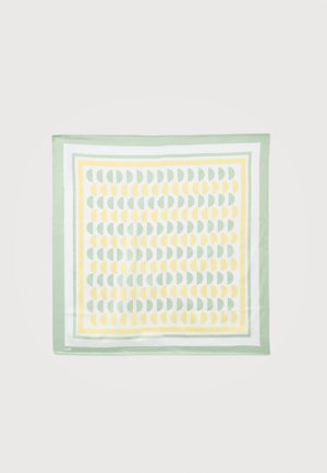 Foulard carré avec des motifs alternés de demi-cercles verts et jaunes, bordé de rayures blanches et vertes sur un fond clair.