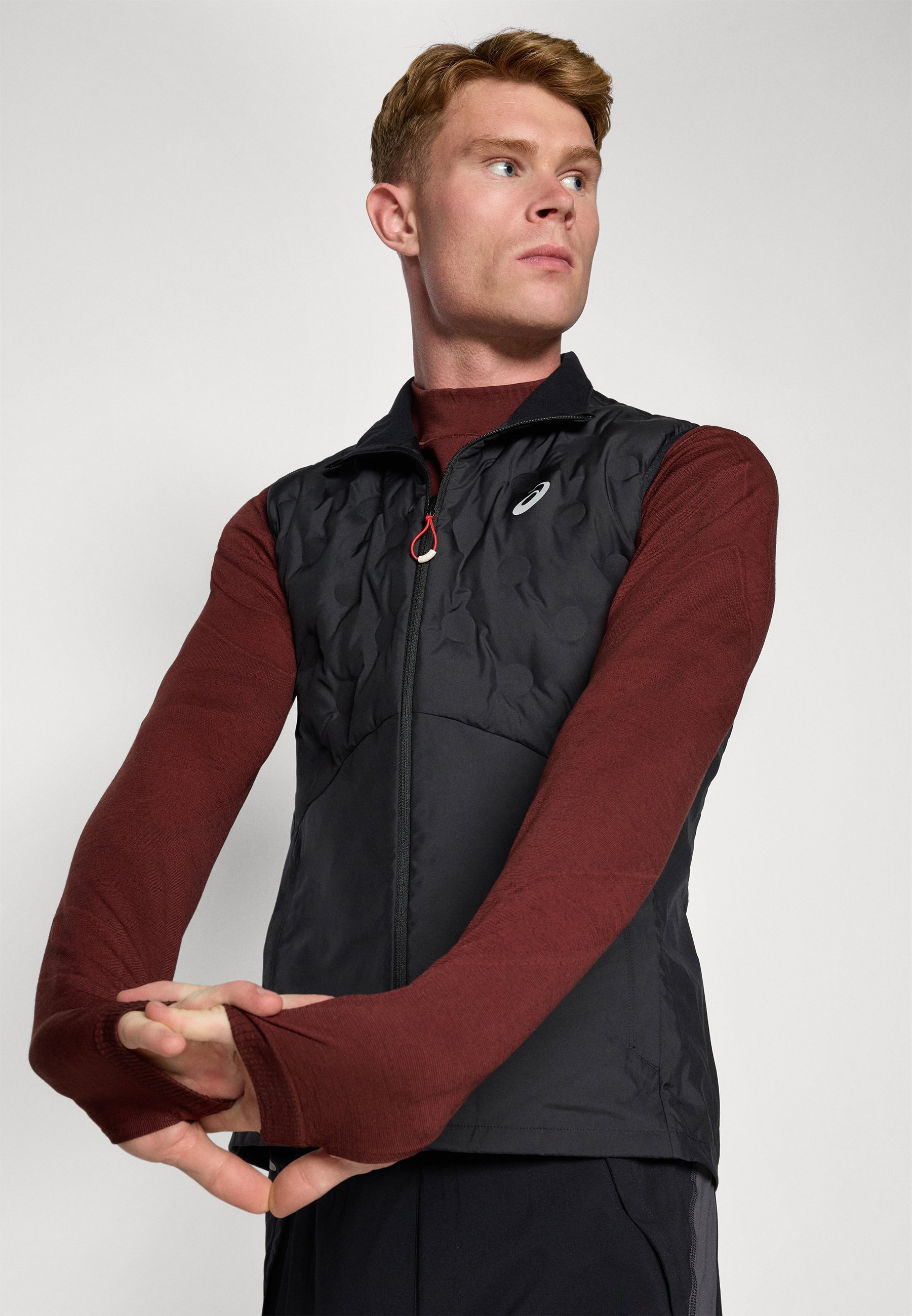 ASICS ROAD WINTER VEST - Waistcoat - performance black/black