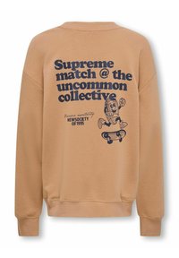 Beige sweatshirt med rund halsudskæring og ribstrikkede manchetter, der har et grafikdesign i marineblå tekst og illustration på ryggen.