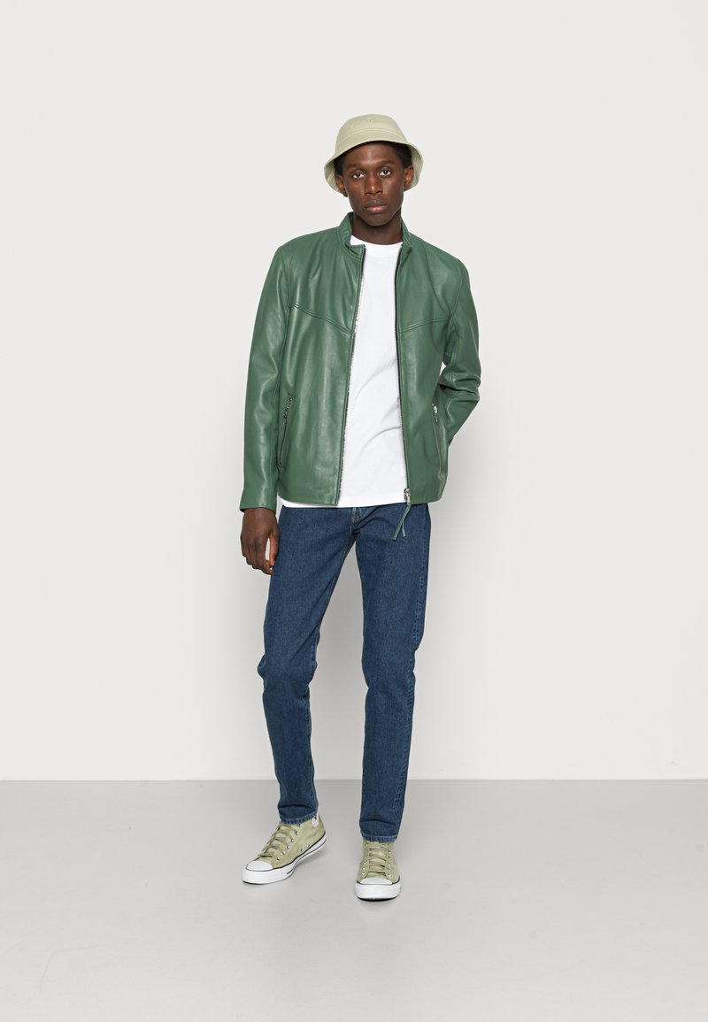 Herren Leichte Jacken | YOUNG POETS SOCIETY LIAN HEAVY LOOSE Lederjacke green/schwarz - BZ83797 Herren Leichte Jacken | YOUNG POETS SOCIETY LIAN HEAVY LOOSE Lederjacke green/schwarz - BZ83797