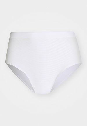 Bijele visokostrukne gaćice izrađene od glatkog, rastezljivog materijala. Imaju bešavni dizajn s mekanim pojasom i suptilnom teksturom.
