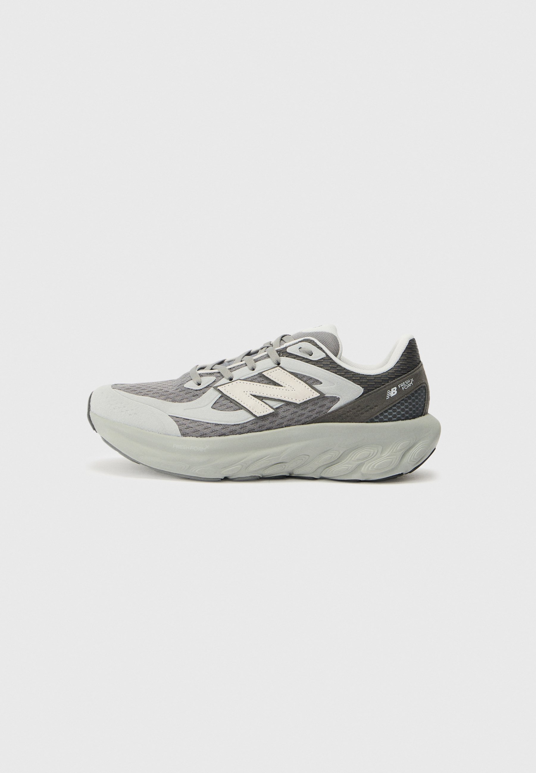 T ⭐︎新品⭐︎NNE grinding foundation neutral New Balance UTRN UNISEX - Sneakers low - slate grey/bej - Zalando.ro