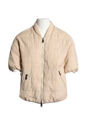 Lyse beige kortærmet quiltet jakke med frontlynlås og to lynlåslommer, vist på en hvid mannequin-torso.