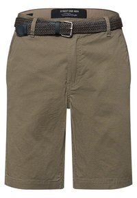 Shorts marron texturé pour homme jusqu'aux genoux avec une ceinture tissée marron foncé et des poches avant, étiquette Street One Men.