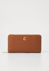 ME - Wallet - cognac