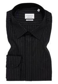 Camicia a righe nere con vestibilità moderna; presenta un colletto button-down, orlo curvo e un polsino con un bottone e una tasca.