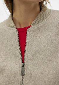 Vero Moda VMPOPBELLA - Bomber stiliaus striukė - silver mink