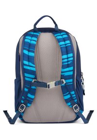 Blauer und grauer Rucksack mit gepolsterten, gestreiften Schulterriemen. Verfügt über ein Mesh-Rückenteil, verstellbare Riemen und einen oberen Griff zum Tragen.