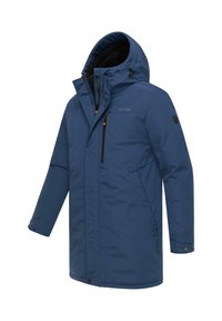 Temno modra izolirana jakna z visokim ovratnikom, nastavljivo kapuco, žepi z zadrgo in mehkim notranjim podloženjem. Ima črne dodatke.