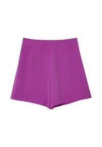 Pantaloni corti viola con un design su misura, che presentano una vita alta, pinces e una texture morbida. L'orlo svasato offre una silhouette moderna.