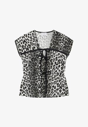 Sort-hvid leopardprint bluse med kap-ærmer, peplum talje og bindedetalje ved halsudskæringen. Gennemsigtigt stof med kontrasterende kant.