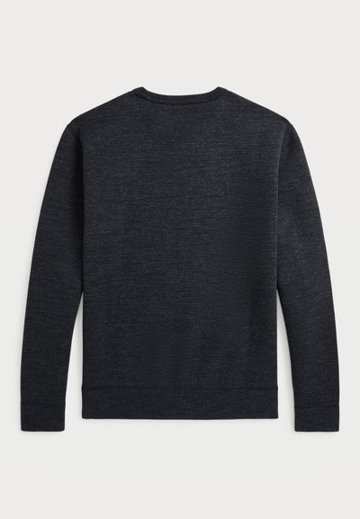 Mørk marineblå crewneck sweatshirt med lange ermer, laget av teksturert stoff, med ribbestrikket hals og kant, ingen synlige designelementer.