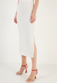 LELA SLIM FIT SET - Blūze - ecru