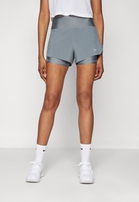Nike Performance SWIFT SHORT - Sport rövidnadrágok - smoke grey/reflective silver