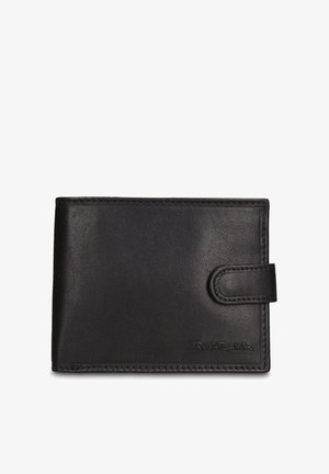 Zwarte leren portemonnee met een gladde textuur, een overslagontwerp en gestikte randen. Voorzien van een drukknoopsluiting en een geperst merklogo aan de voorkant.
