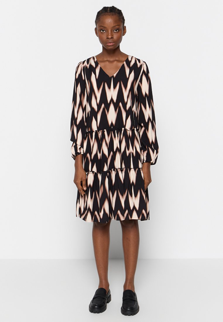 TATUUM Jurk zwart TATUUM Jurk zwart