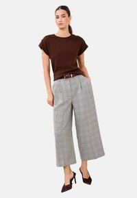 Non selezionato, chocolate brown