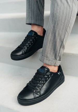 Ombre Baskets basses - black