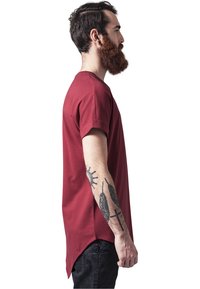 Urban Classics ASYMETRIC LONG TEE - Potiskana majica - burgundy