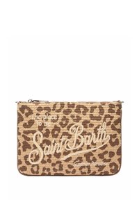 Bolsa con estampado de leopardo hecha de material tejido, con cierre de cremallera. El texto dice "Saint Barth" y "El lugar para estar" en colores contrastantes.