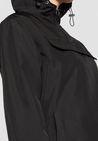 Urban Classics Vindjacka - black