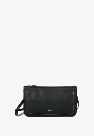 Pochette en cuir noir avec une surface texturée, dotée de quincaillerie dorée, d'une fermeture à glissière et d'une sangle amovible. Logo "BRIC'S" embossé.