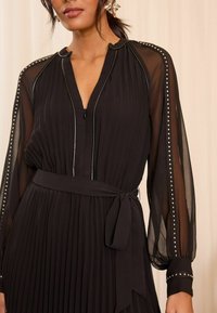Love & Roses Rochie de zi - black