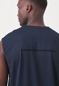 ICANIWILL STRIDE SLEEVELESS MEN - Felső - navy