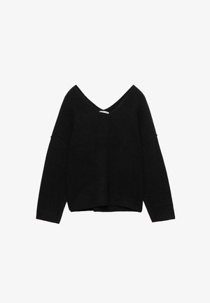 Fekete kötött pulóver mély V-nyakkal, széles ujjal és bordázott szegéllyel. Puha tapintású és laza fazonú. Nincs rajta minta vagy további részlet.