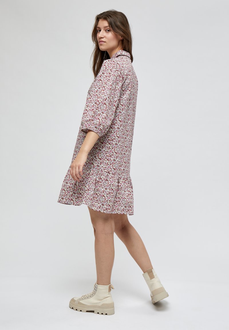 Damen Freizeitkleider | Minus RASMINA Blusenkleid pink flower print/pink - FO92416 Damen Freizeitkleider | Minus RASMINA Blusenkleid pink flower print/pink - FO92416