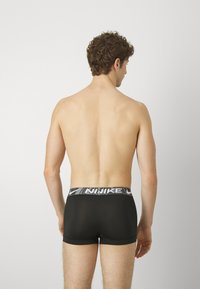 Nike Underwear ESSENTIAL TRUNK 3 PACK - Boxerbriefs - black/blue/fuchsia/grey
