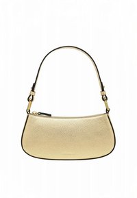 Guld læderhåndtaske med en glat, buet form og sort kant. Den har en kort rem og en lynlås lukning på toppen.