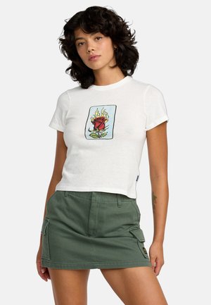 - T-shirt z nadrukiem