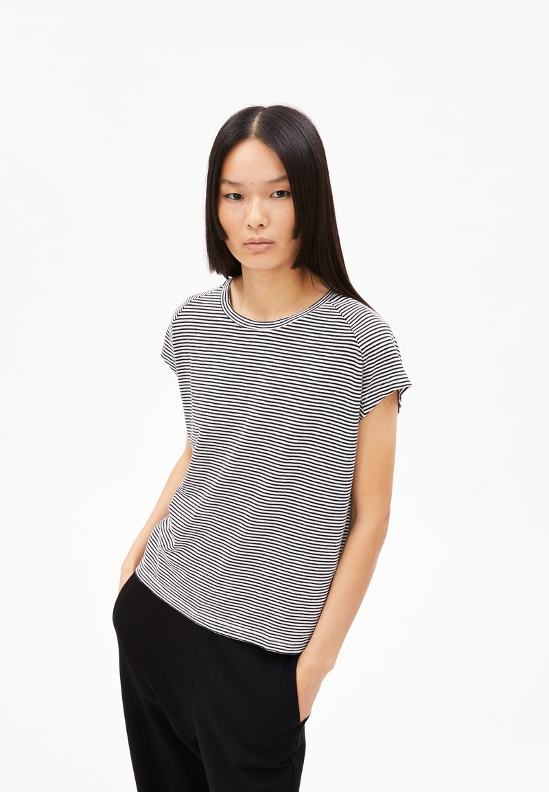 ARMEDANGELS - OFELIAA LOVELY STRIPES - T-Shirt print - black oatmilk, Vergrößern